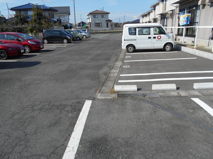 15/17 駐車場