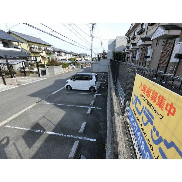 15/15 駐車場