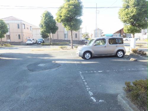 14/14 駐車場