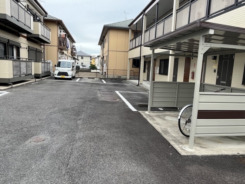 18/18 駐車場