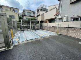 14/14 駐車場