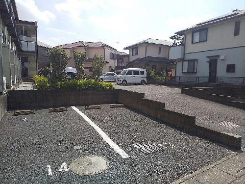 14/14 駐車場