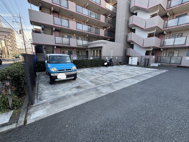 27/27 駐車場