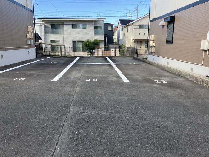 2/3 駐車場