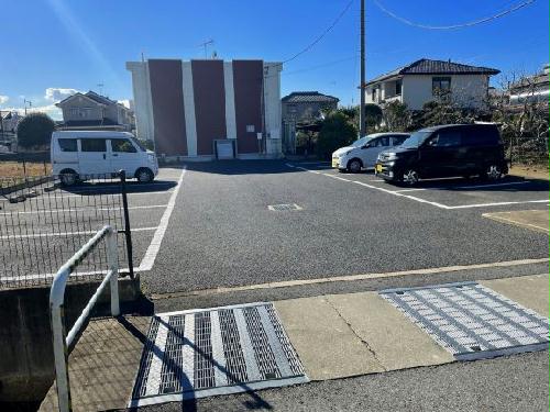 14/14 駐車場