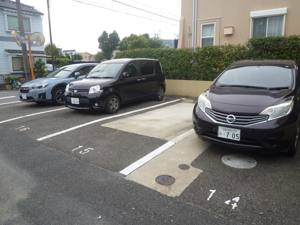 2/3 駐車場