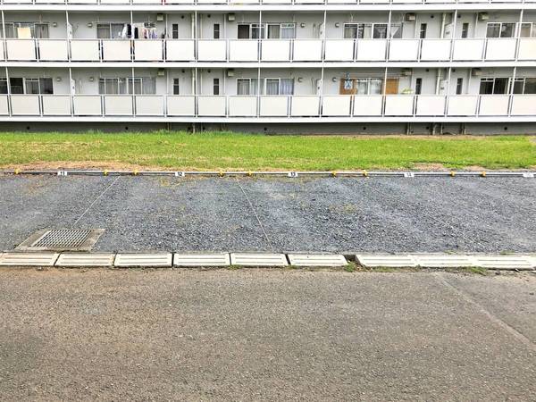 16/25 駐車場