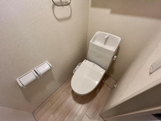 16/27 トイレ