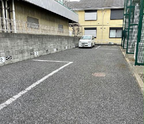 3/3 駐車場