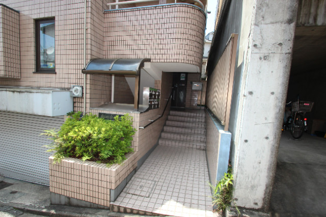 3/4 エントランス