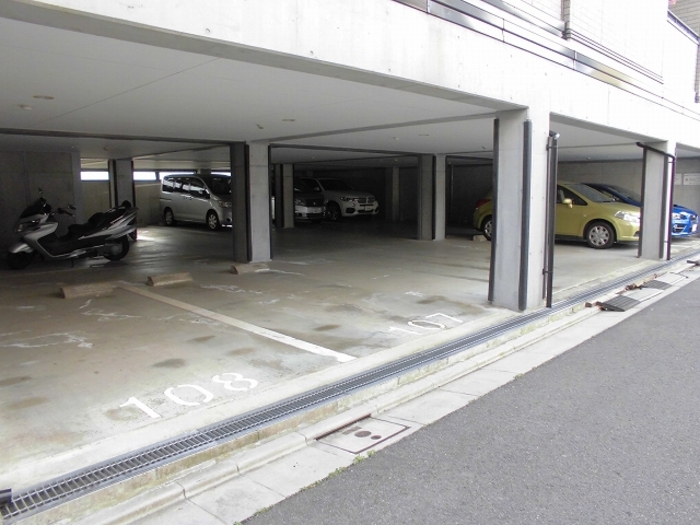 20/26 駐車場