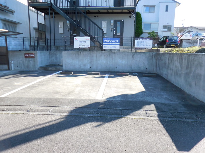 17/18 駐車場