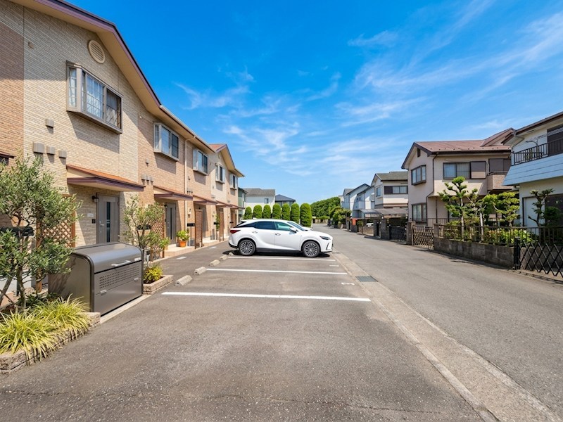 27/27 駐車場