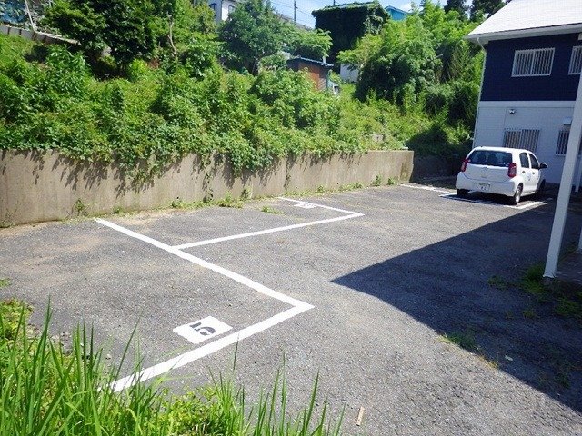 14/14 駐車場