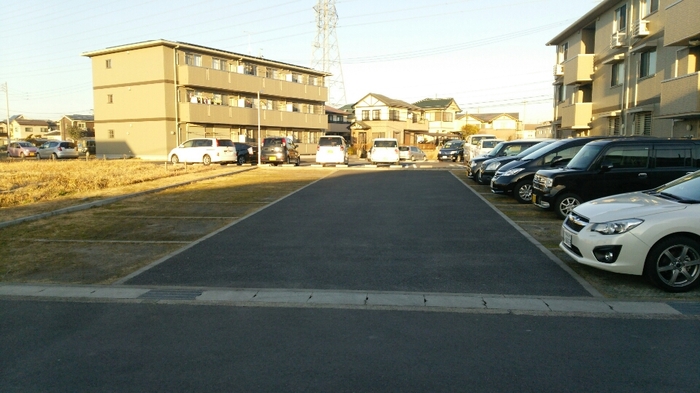 18/18 駐車場