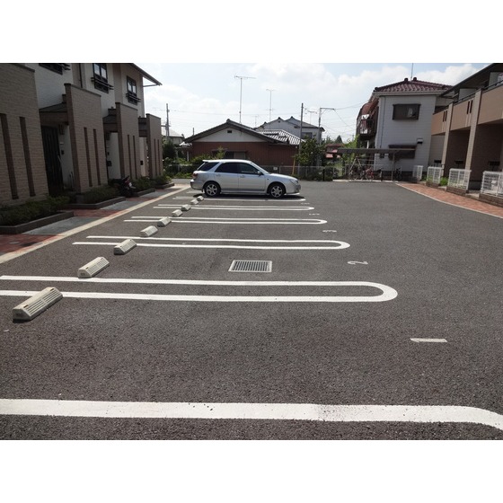16/16 駐車場