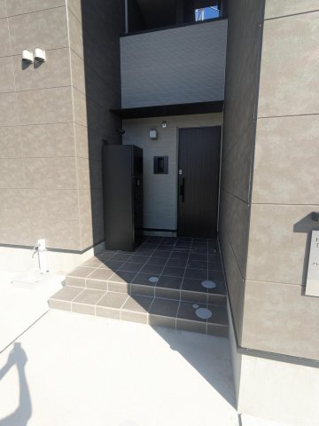 2/2 エントランス