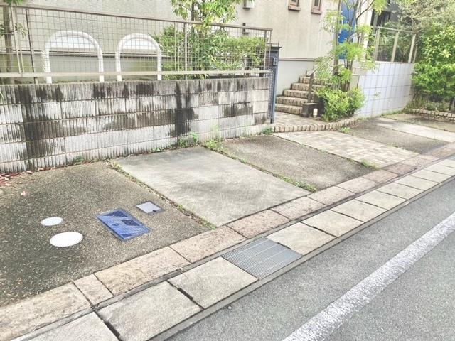 15/15 駐車場