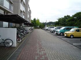 15/17 駐車場