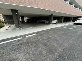 17/17 駐車場