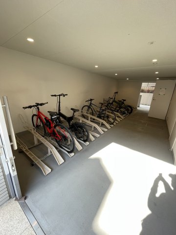 21/27 駐車場