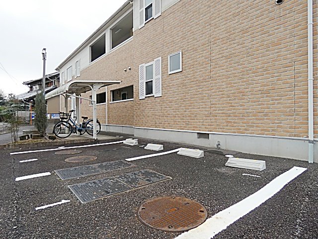 28/30 駐車場