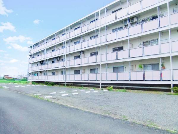 17/17 駐車場