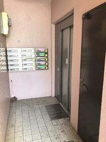 16/16 エントランス