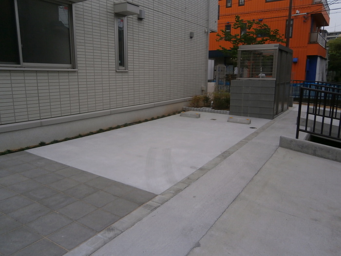 17/17 駐車場
