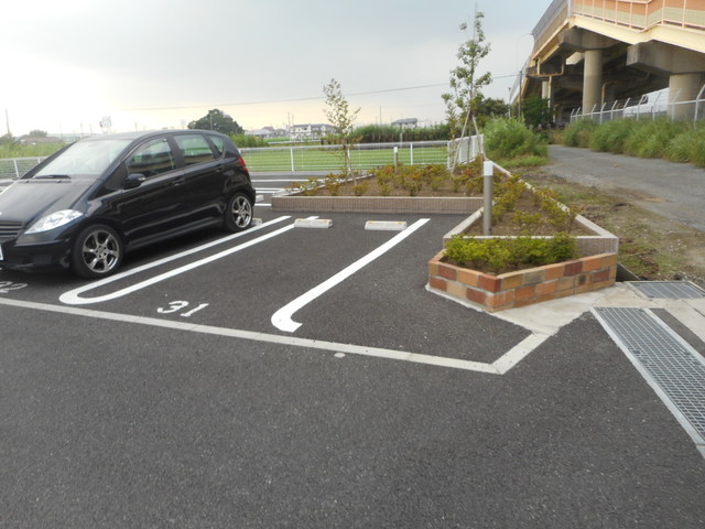 3/3 駐車場