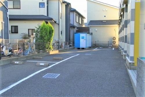 14/14 駐車場