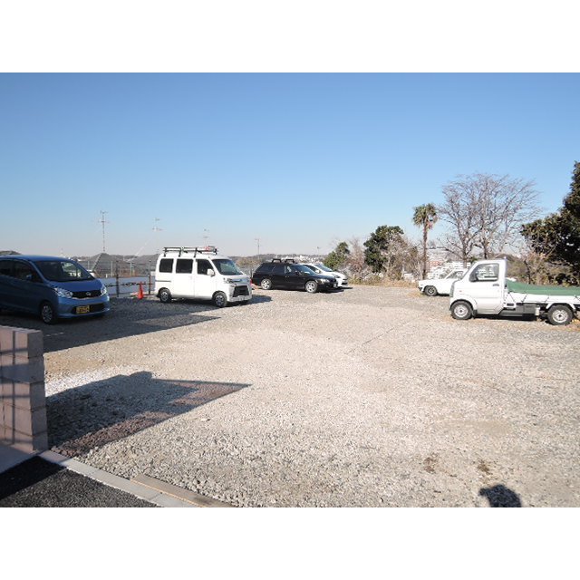 14/14 駐車場