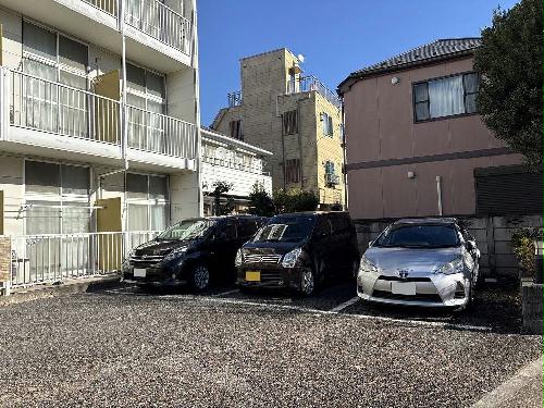 14/14 駐車場