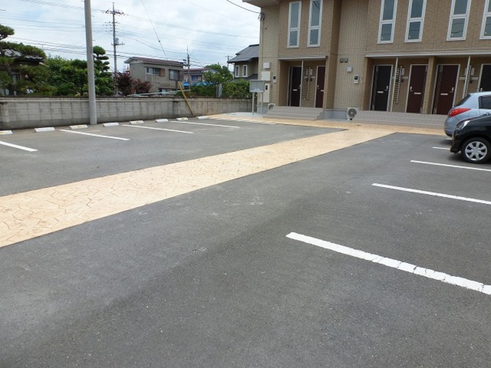 2/6 駐車場