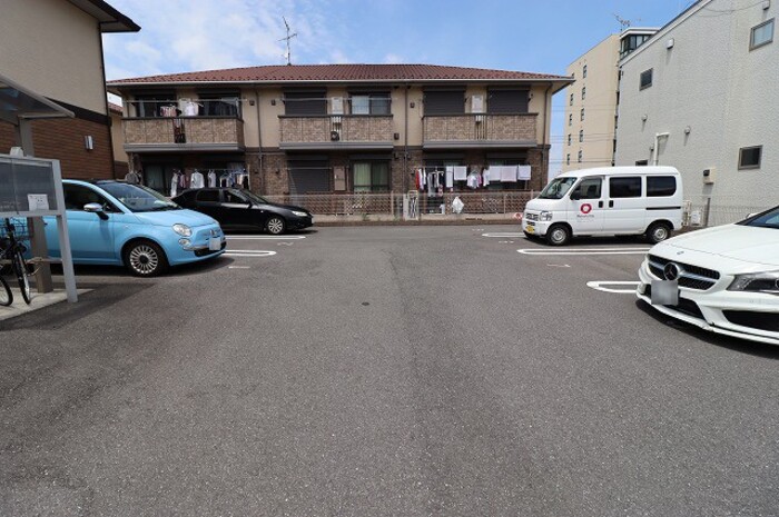 17/18 駐車場