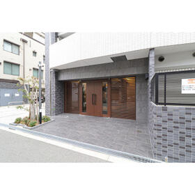 5/5 エントランス