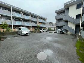 16/16 駐車場