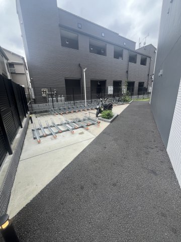 22/27 駐車場