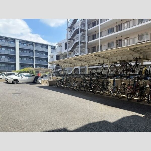 16/17 駐車場