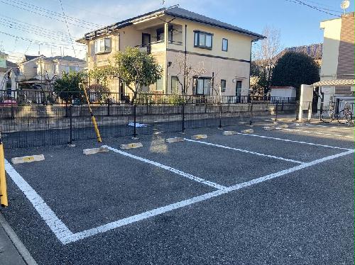 14/14 駐車場