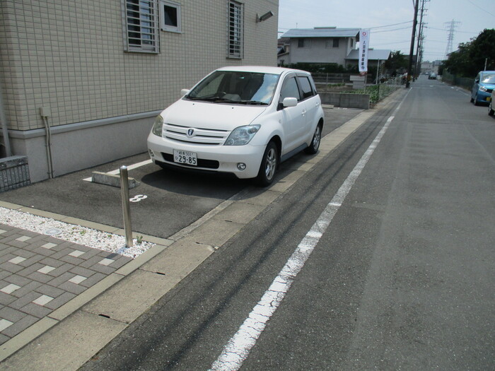 14/14 駐車場