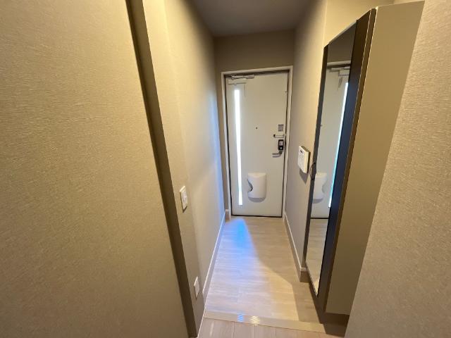 13/26 玄関