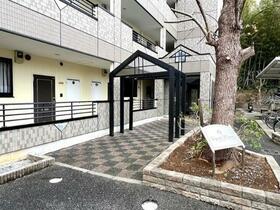 16/16 エントランス