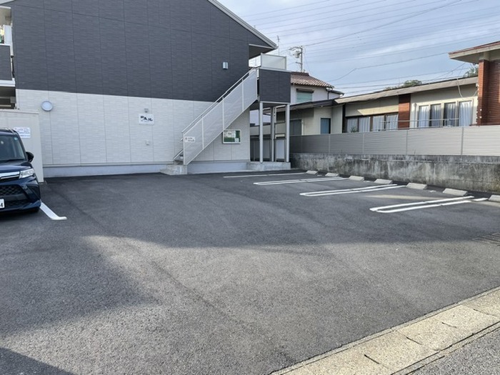 3/3 駐車場
