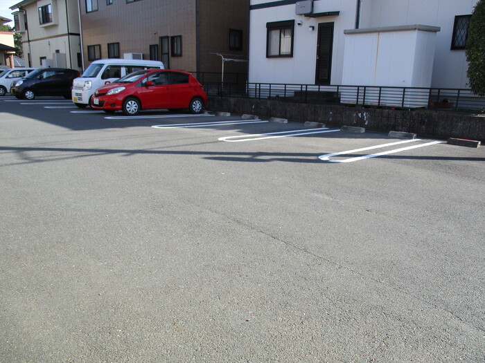 16/16 駐車場