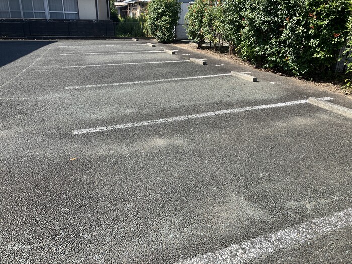 18/18 駐車場