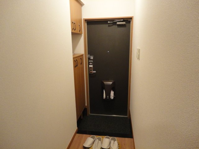 13/30 玄関