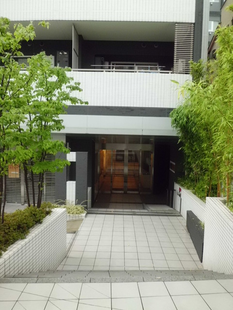 5/5 エントランス
