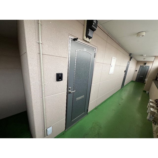 13/30 玄関