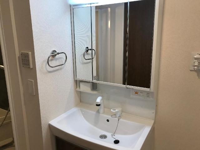 17/27 洗面